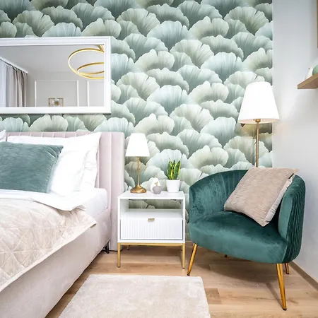 Spacious 2Br Apartment - 90M2 - Parking - 4Min Colonnade Lägenhet