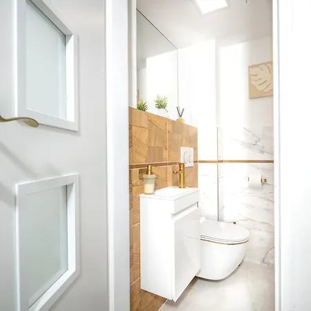 Spacious 2Br Apartment - 90M2 - Parking - 4Min Colonnade * Mariánské Lázně