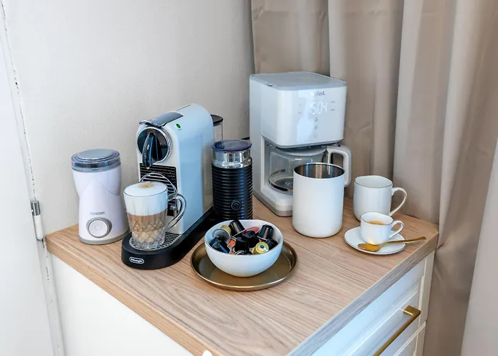 Spacious 2Br Apartment - 90M2 - Parking - 4Min Colonnade Lägenhet *