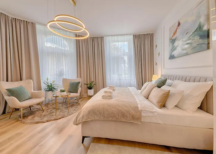 Апартаменты Spacious 2Br Apartment - 90M2 - Parking - 4Min Colonnade Марианске-Лазне