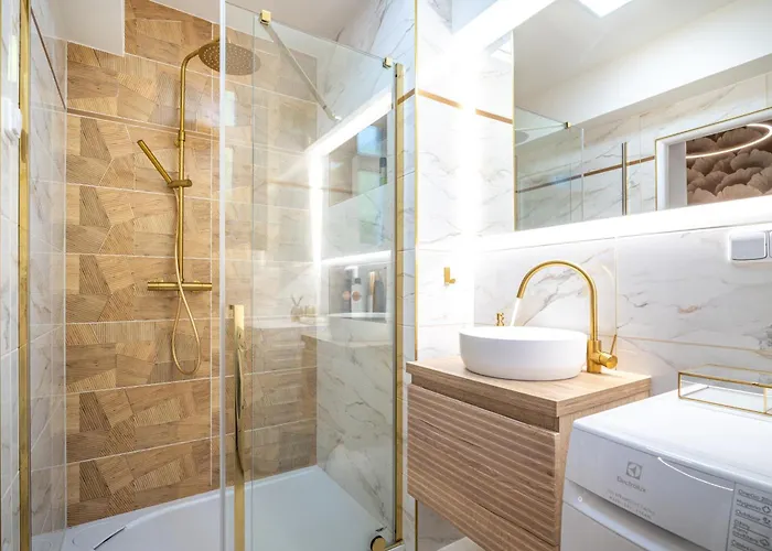 Spacious 2Br Apartment - 90M2 - Parking - 4Min Colonnade Апартаменты Марианске-Лазне